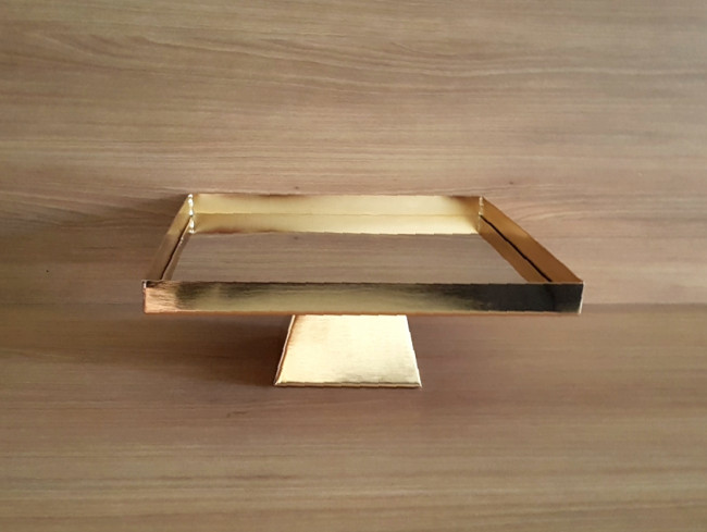 Porta Doce Quadrado Espelho Dourado