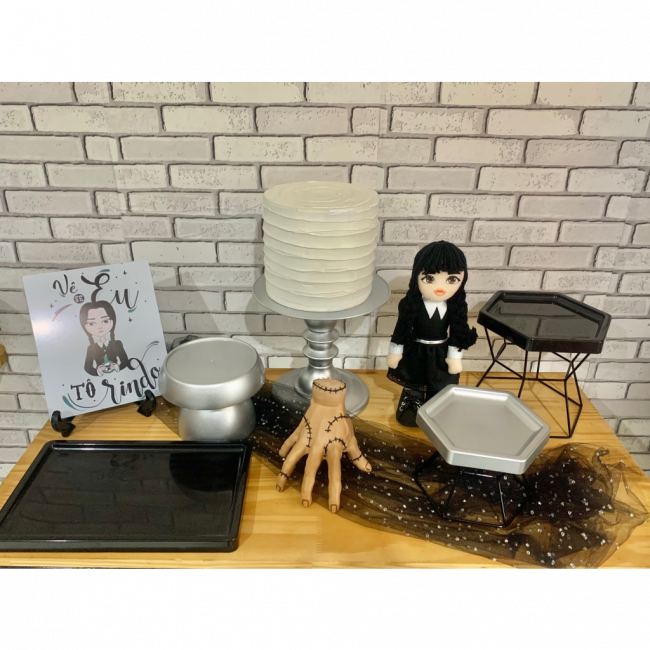 Kit é só um bolinho Wandinha Addams