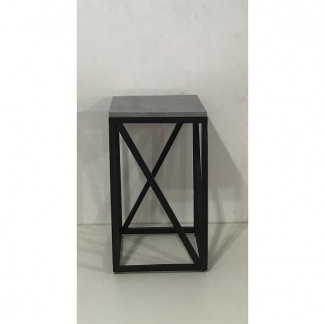 Mesa preta e  cimento queimado cubo M  30 cm C x 30 cm L x 63 cm Alt