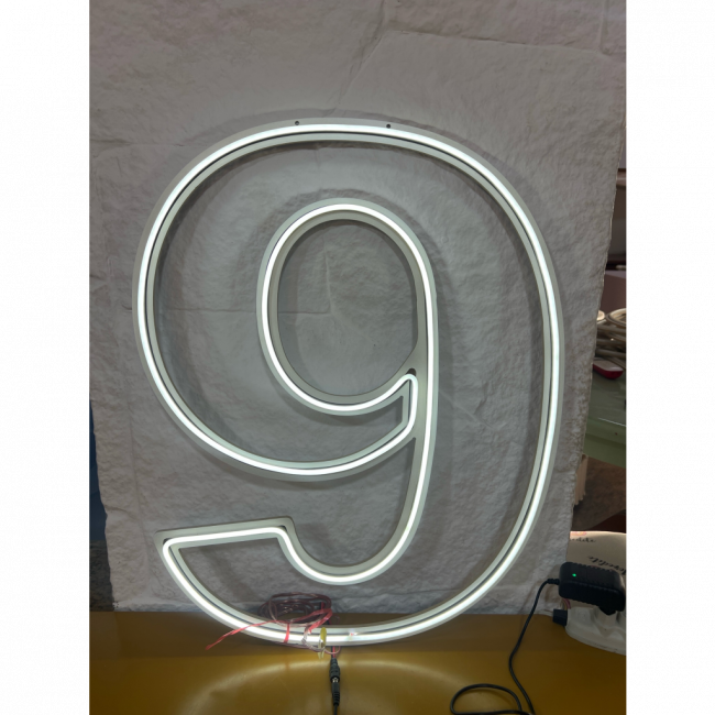 Numero de Led com Madeira 9