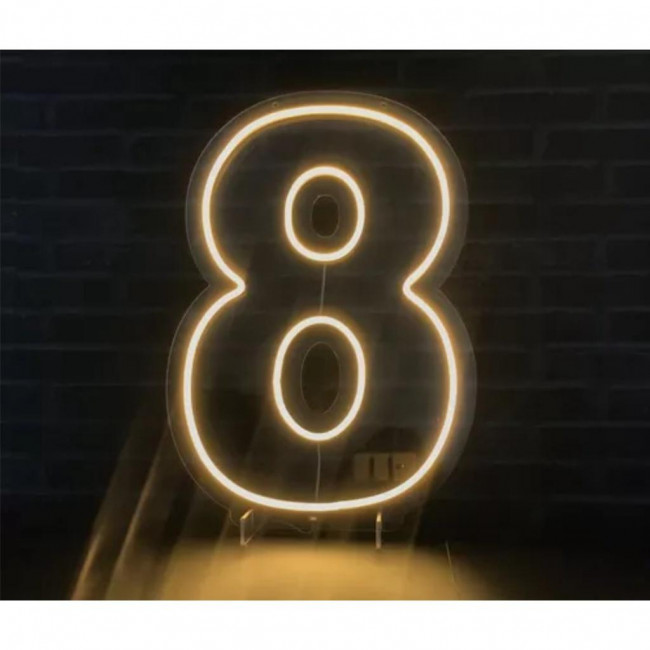 NUMERO 8  PEQUENO MESA