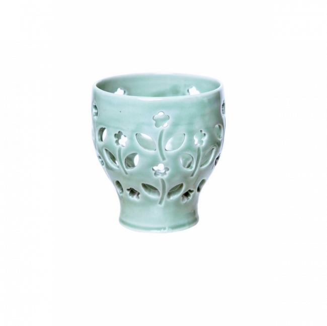 LINHA VERDE CELADON PORTA VELA C/ PÉTALA VAZADA PORCELANA PEQUENO (D 9 CM | A 9 CM)