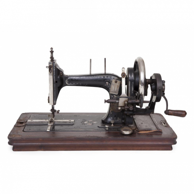 MÁQUINA DE COSTURA ANTIGA METAL PRETA (C 48 CM | L 25 CM | A 28 CM)