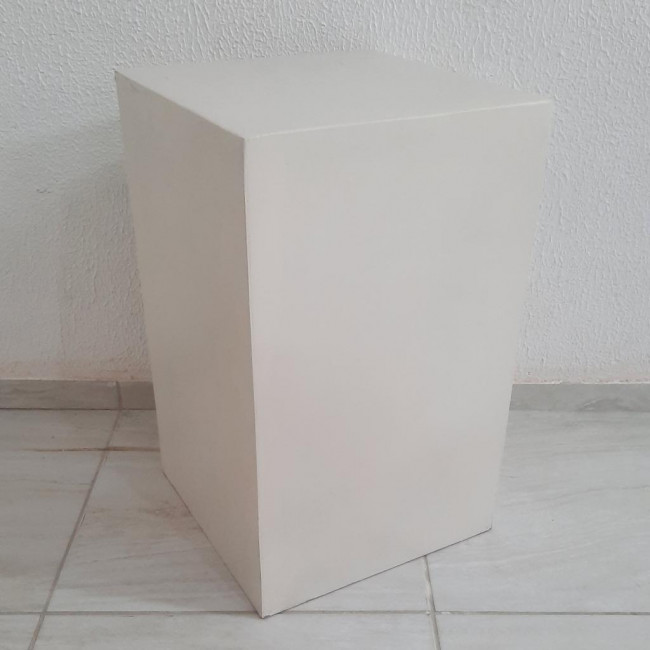 MESA CUBO BEGE