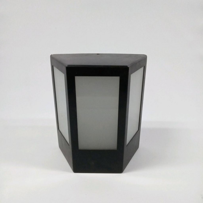 Luminária/ Arandela triangular