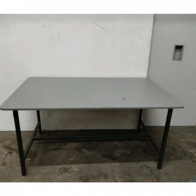 Mesa Cinza