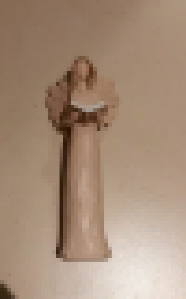 Anjinha com Bíblia