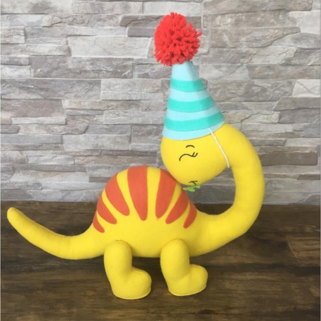 DINO BABY FELTRO AMARELO COM CHAPÉU