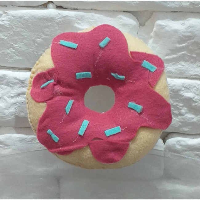 Rosquinha/Donut em feltro vermelha (confeitaria) 14CM