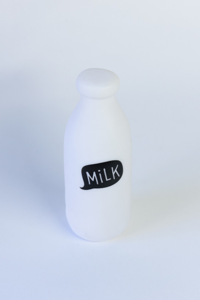 ENFEITE MILK PLÁSTICO BRANCO 18X6,5CM (411)