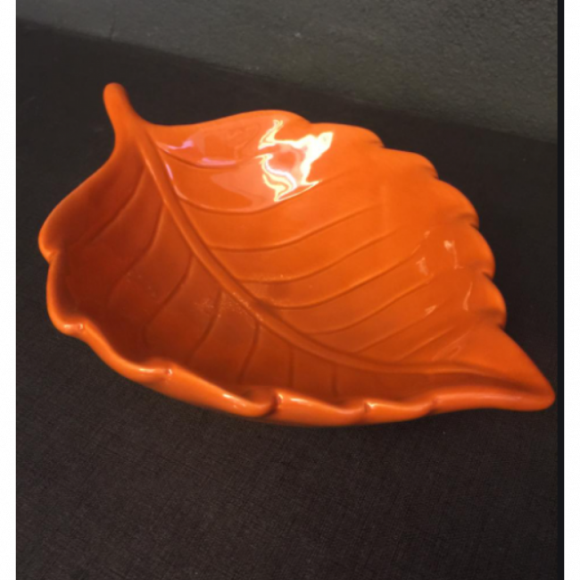 FOLHA DECORATIVA CERAMICA LARANJA P * C: 16 CM L: 8 CM