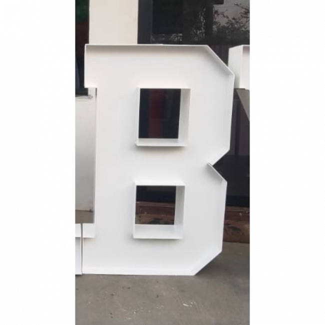 Letra 3d B