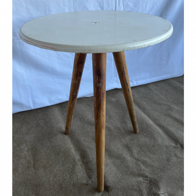 Mesa Tripé