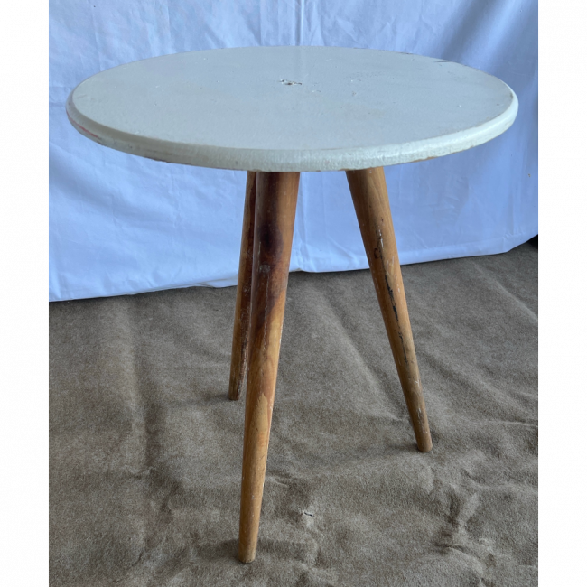 Mesa Tripé