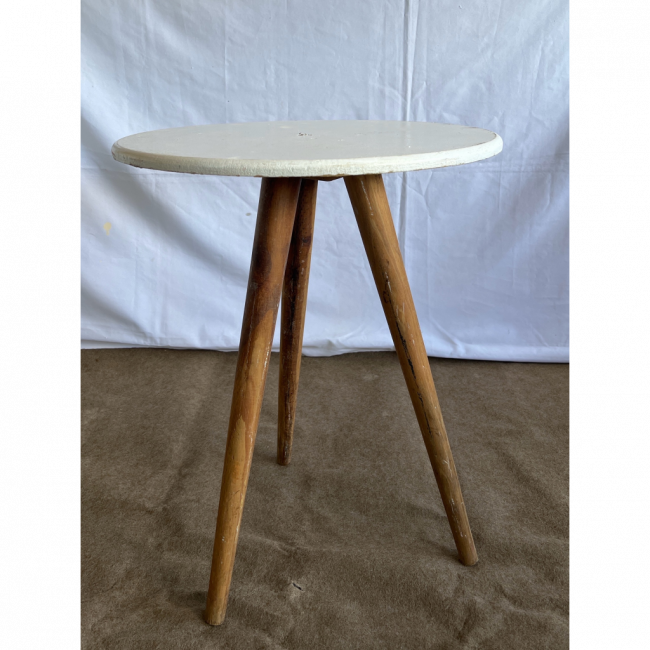 Mesa Tripé