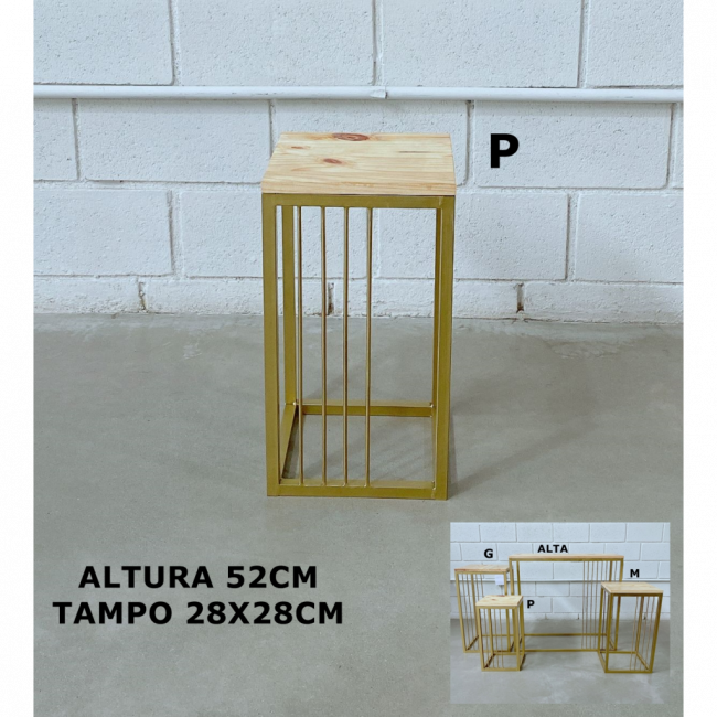 MESA DOURADA COM DETALHE ALTA (Tampo de Pinus)