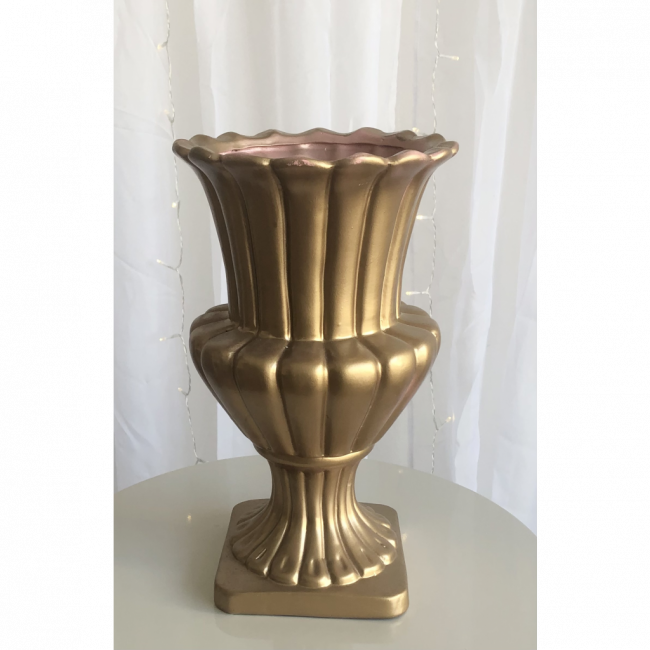 Vaso de cerâmica dourado