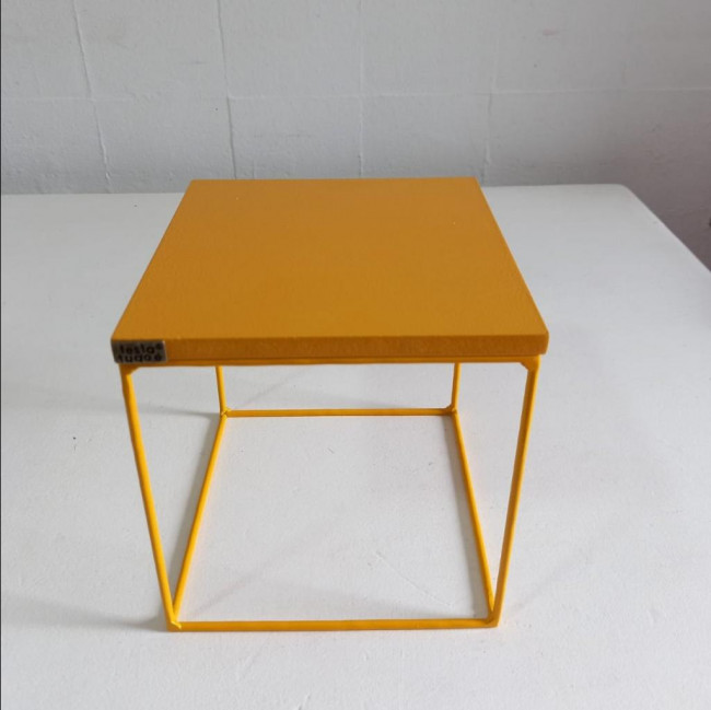 CUBO DE FERRO VAZADO AMARELO