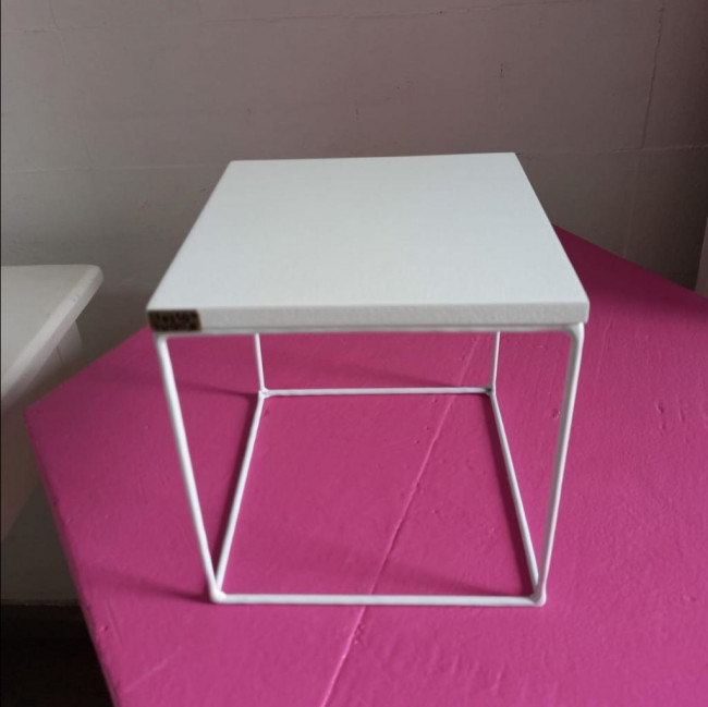 CUBO DE FERRO VAZADO BRANCO