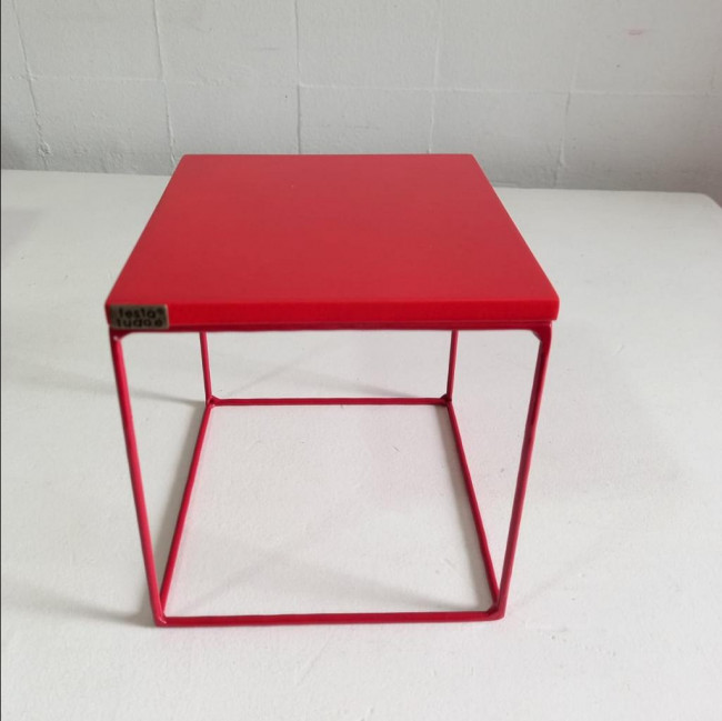 CUBO DE FERRO VAZADO VERMELHO