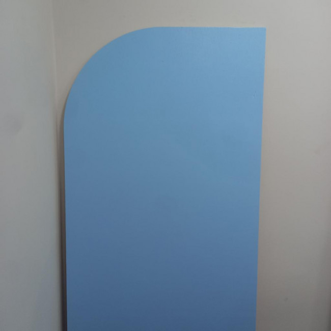 PAINEL ARQUEADO LATERAL AZUL VERSO LARANJA