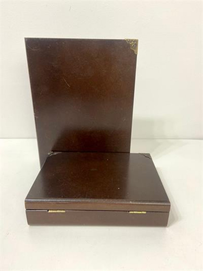 ED LIVRO ANTIGO MADEIRA MARROM A22L15,5C5 M