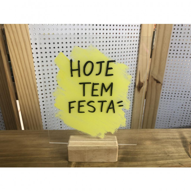 Display hoje tem festa neon