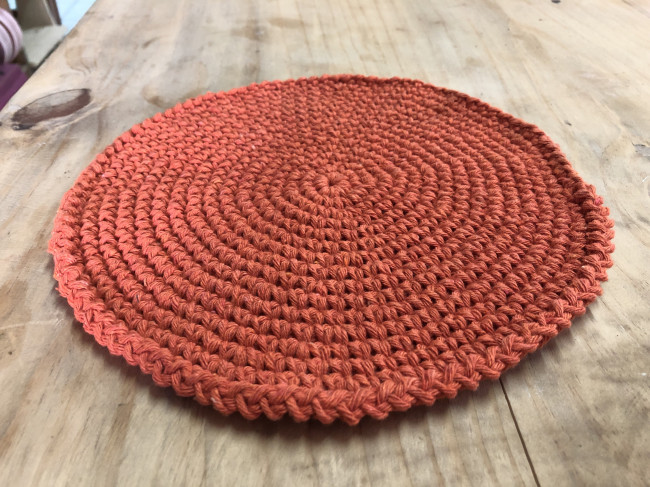 SOUPLAT DE CROCHÊ LARANJA CORAL