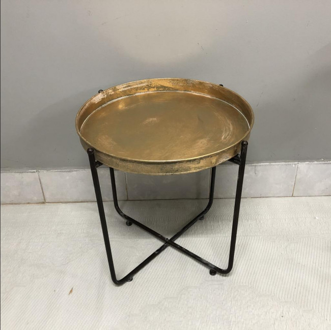 Mesa ouro pé em ferro baixa