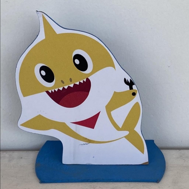 BABY SHARK AMARELO