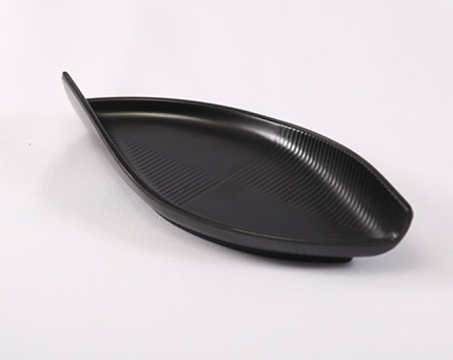 PETISQUEIRA SUSHI OVAL PRETA 28CM